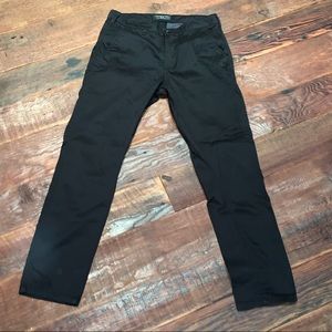 Men’s slim straight pants in black